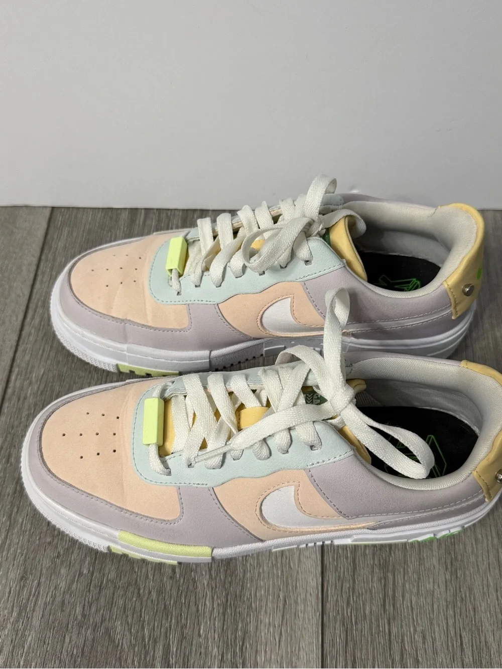 Nike Air Force 1 Pixel 